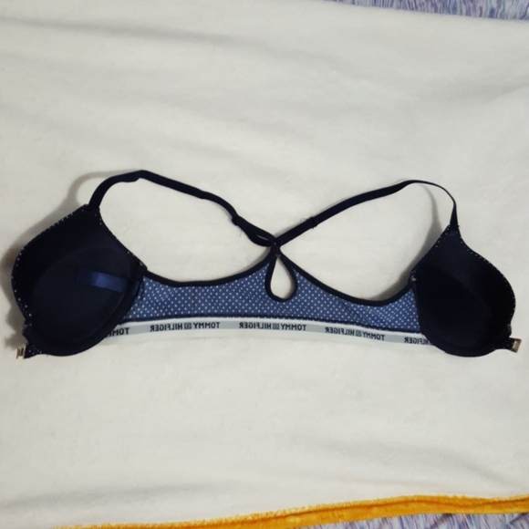 Tommy Hilfiger FRONT CLASP push up bra. - Picture 5 of 5